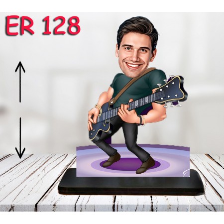 kisiye ozel gitar calan erkek