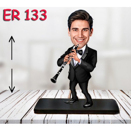 kisiye ozel klarnet calan erkek