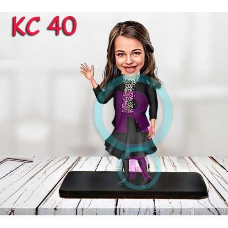 KIZ ÇOCUK KARAKTERİ GENÇ EL SALLAYAN