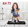 kişiye ozel kahve içen kadın