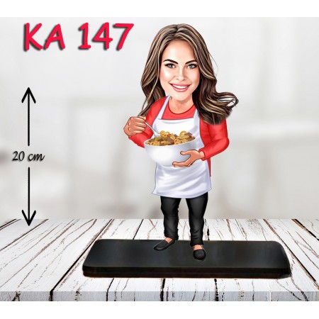 kişiye ozel yemek yapan kadın