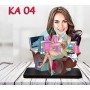 KADIN KARAKTERİ TOPLU MASA BAŞI