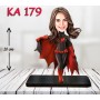 kişiye ozel pelerinli kadın