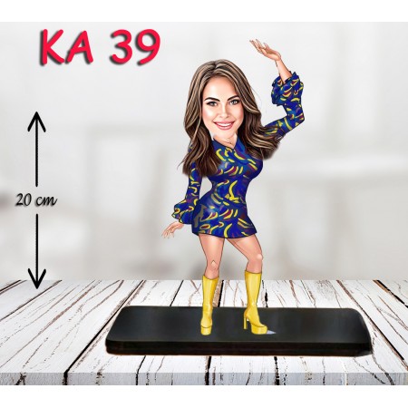 kişiye ozel mavi elbiseli kadın