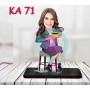 KADIN KARAKTERİ TOPLU YEMEK